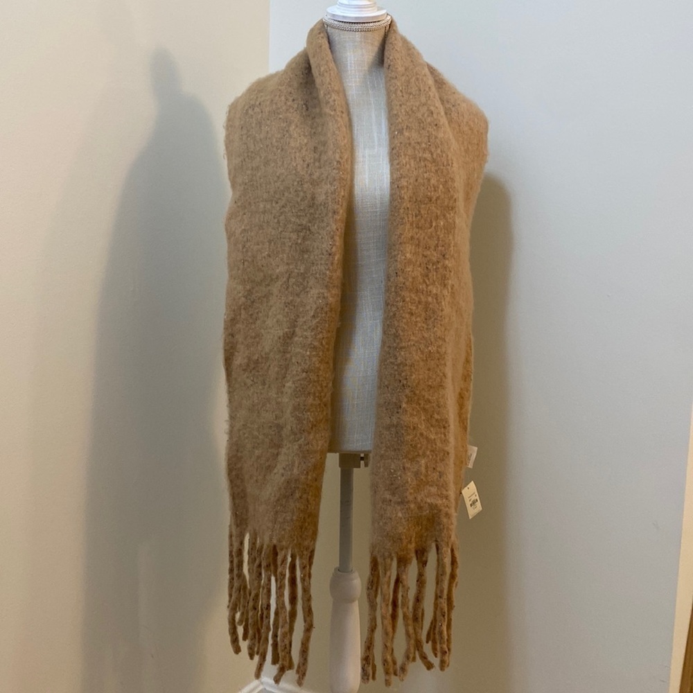 Francesca’s scarf - new